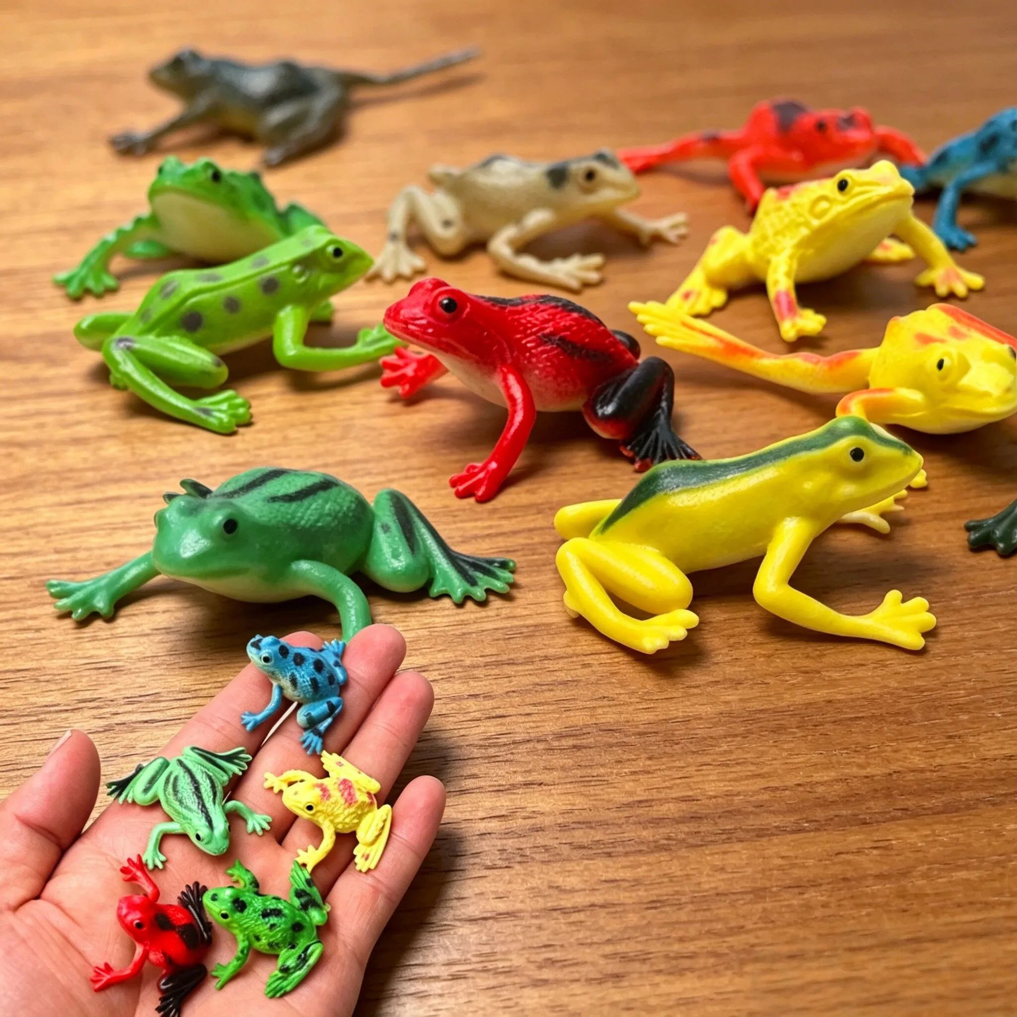 Hobby Is Science - 12 Stück realistische Froschstatuen, wissenschaftliches Spielzeug